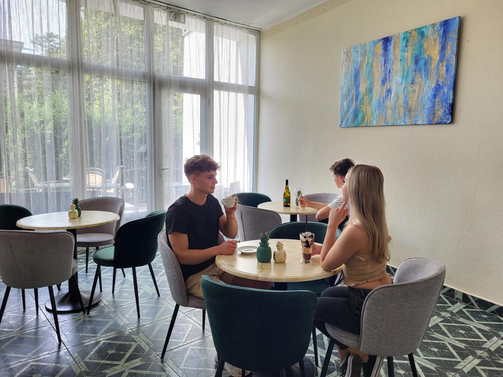 Doris Hotel Siófok Buitenkant foto